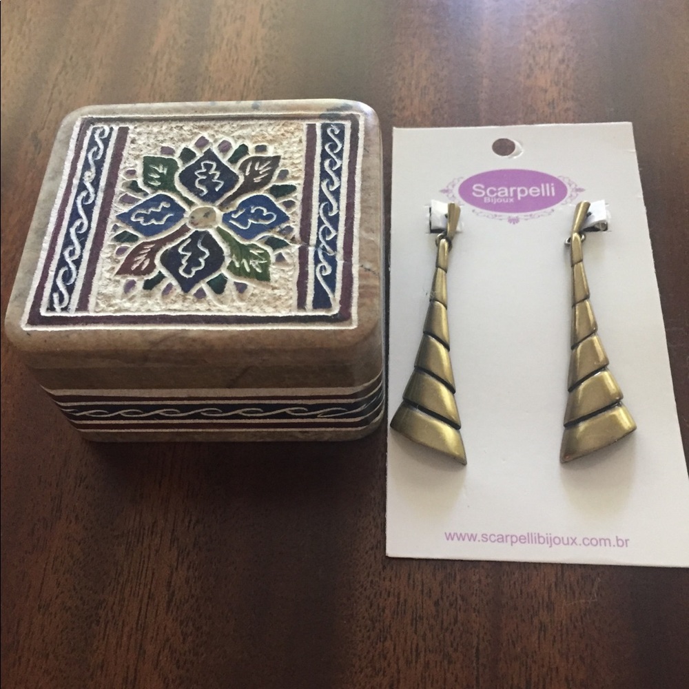 Pendant earrings